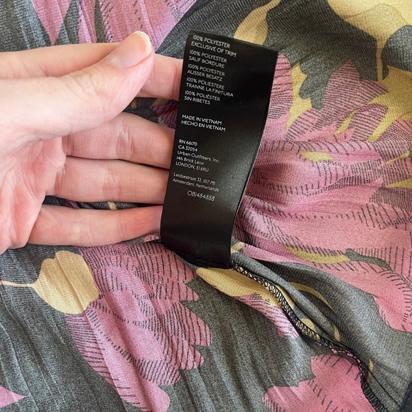 Anthropologie floral draped blouse size small puff sleeves - Picture 9 of 11